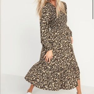 Old Navy Long Sleeve Smocked Fit and Flare Dress Size XL